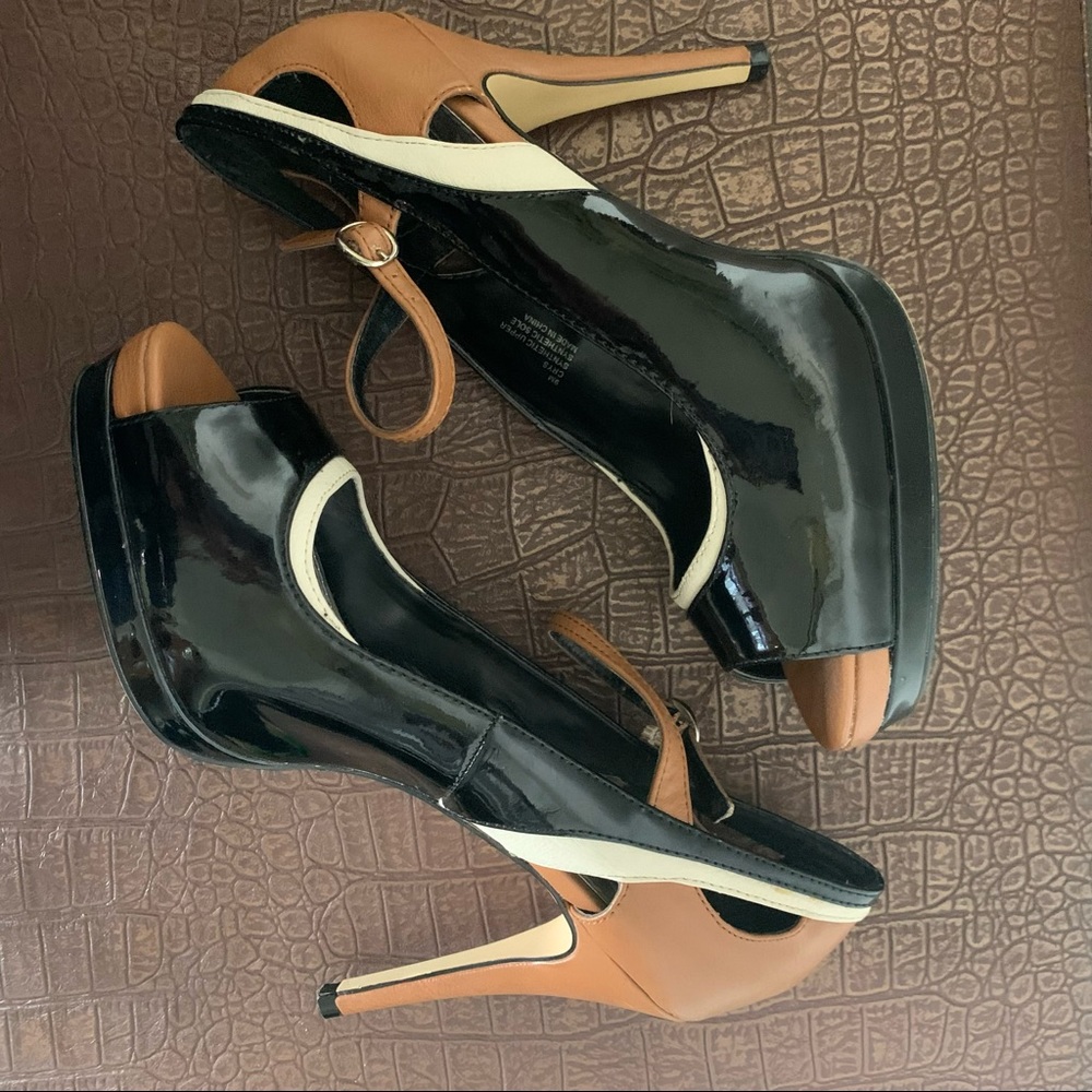 WHBM CRYS black patent leather peep-toe tri-color heels Sz 9